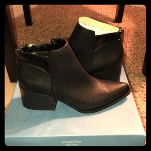 Simply Vera Black Boots